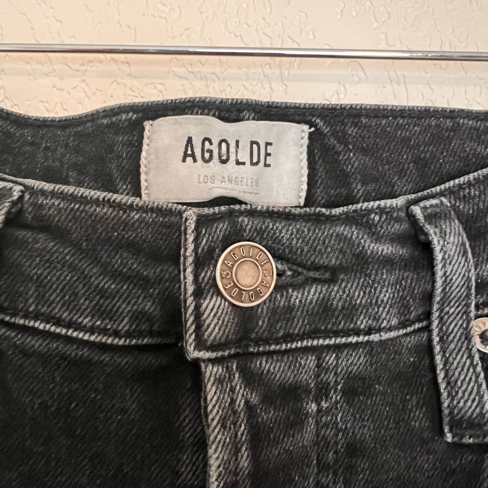 AGOLDE Riley High Rise Crop Jeans in Black - Picture 7 of 8